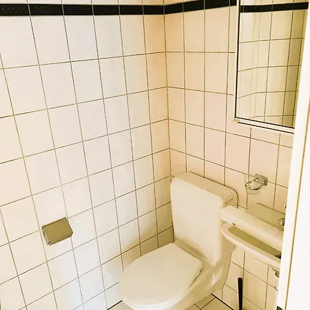 3 Flat With Balcony In Zurich, Kar Apartment