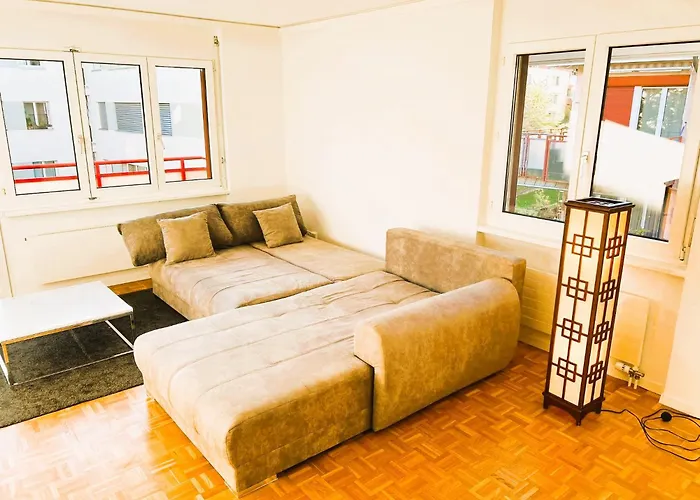 3 Flat With Balcony In Zurich, Kar * Zurique