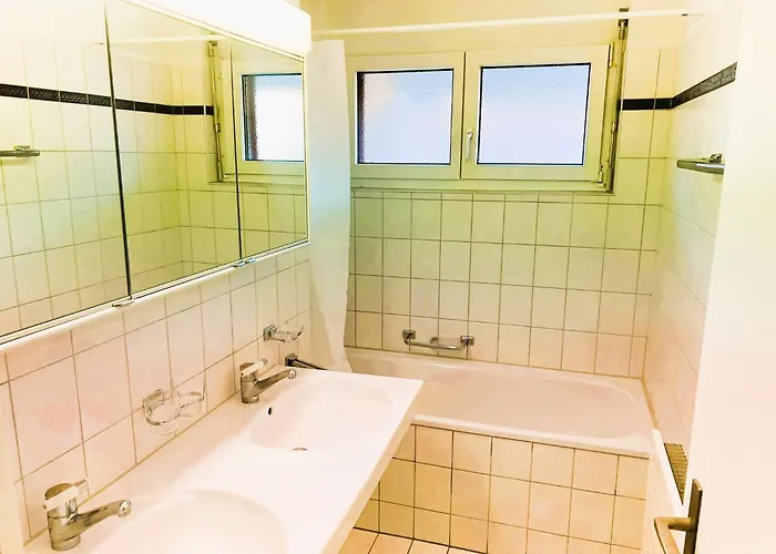 3 Flat With Balcony In Zurich, Kar Apartament