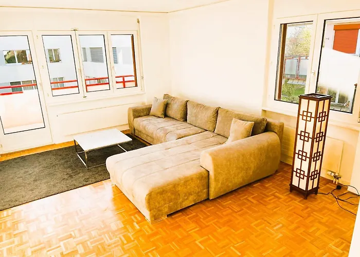 3 Flat With Balcony In Zurich, Kar شقة زيورخ